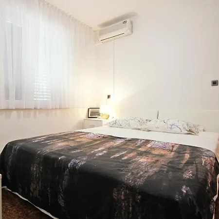 4520 Villa