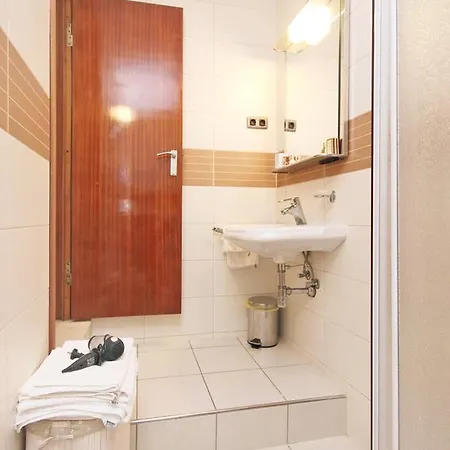 4520 Villa Orebic